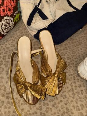 Women’s Metallic Gold Bow Slide Sandals